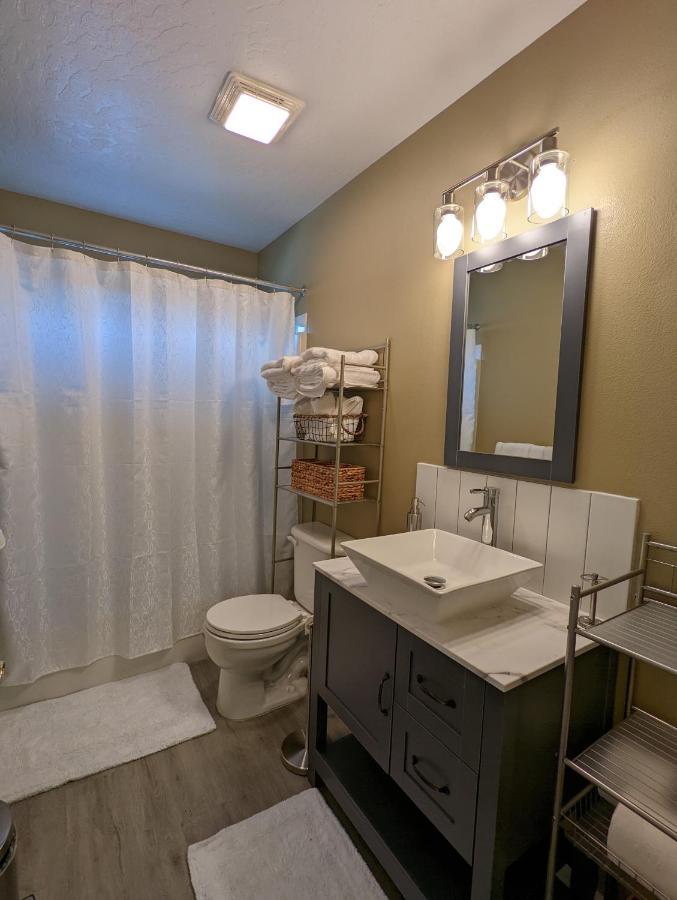 Contemporary 2-Bedroom Close To Downtown, Dining ยูจีน ภายนอก รูปภาพ